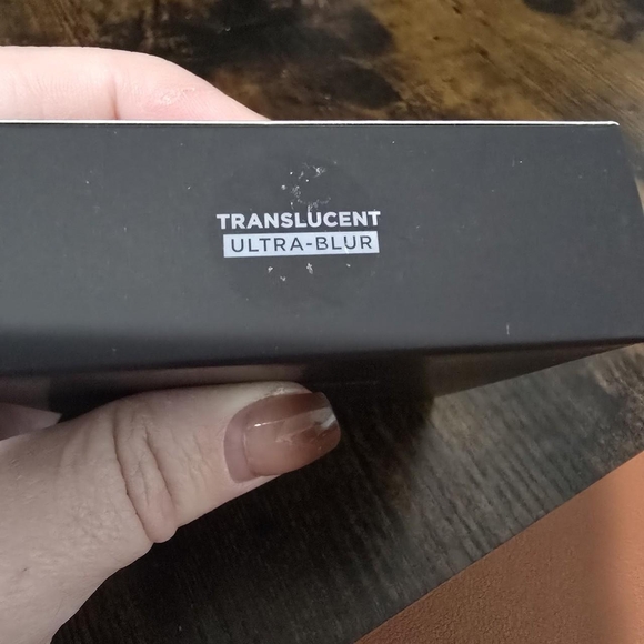 Laura Mercier Translucent Setting Powder - Picture 8 of 8